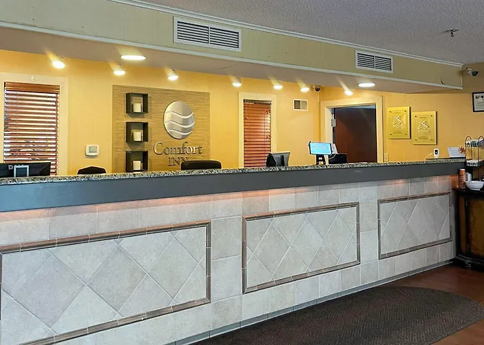 Pet Friendly hotel: Comfort Inn New Holland Amish Country