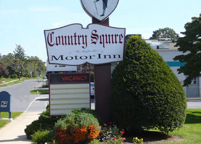 Pet Friendly hotel: Country Squire Inn And Suites